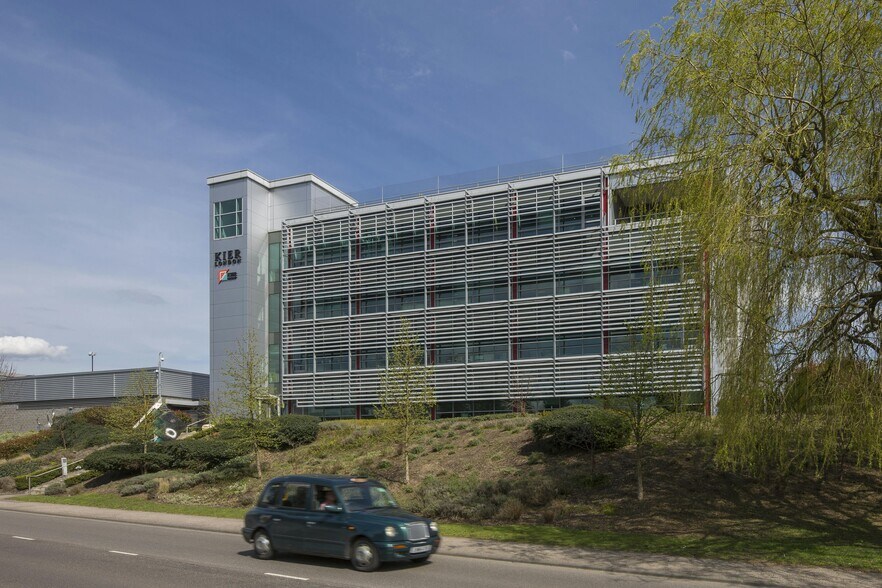 2 Langston Rd, Loughton en alquiler - Foto del edificio - Imagen 3 de 4