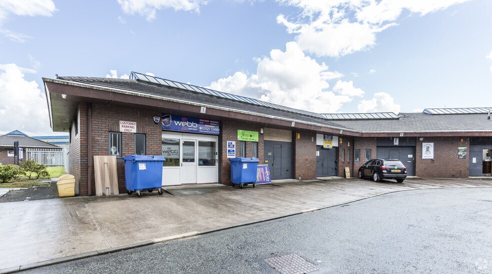 Clarendon Ct, Warrington en alquiler - Foto del edificio - Imagen 2 de 6