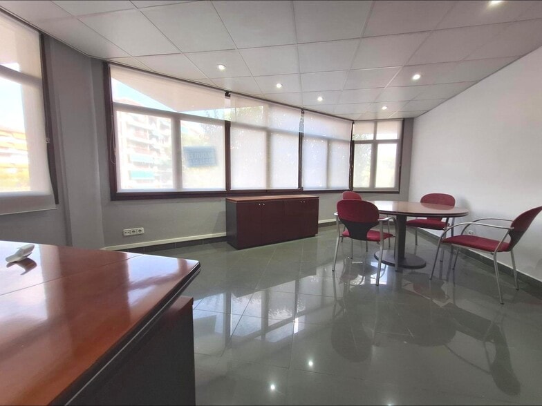 Edificio residencial en Barberà del Vallès, Barcelona en venta - Foto del edificio - Imagen 2 de 4