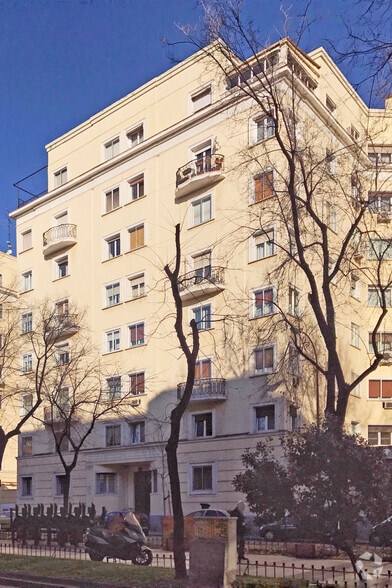 Calle de Juan Bravo, 25, Madrid, Madrid en alquiler - Foto del edificio - Imagen 2 de 3