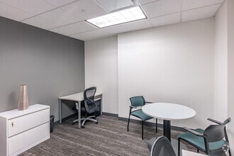 1325 Avenue of the Americas, New York, NY en alquiler Foto del edificio- Imagen 1 de 1