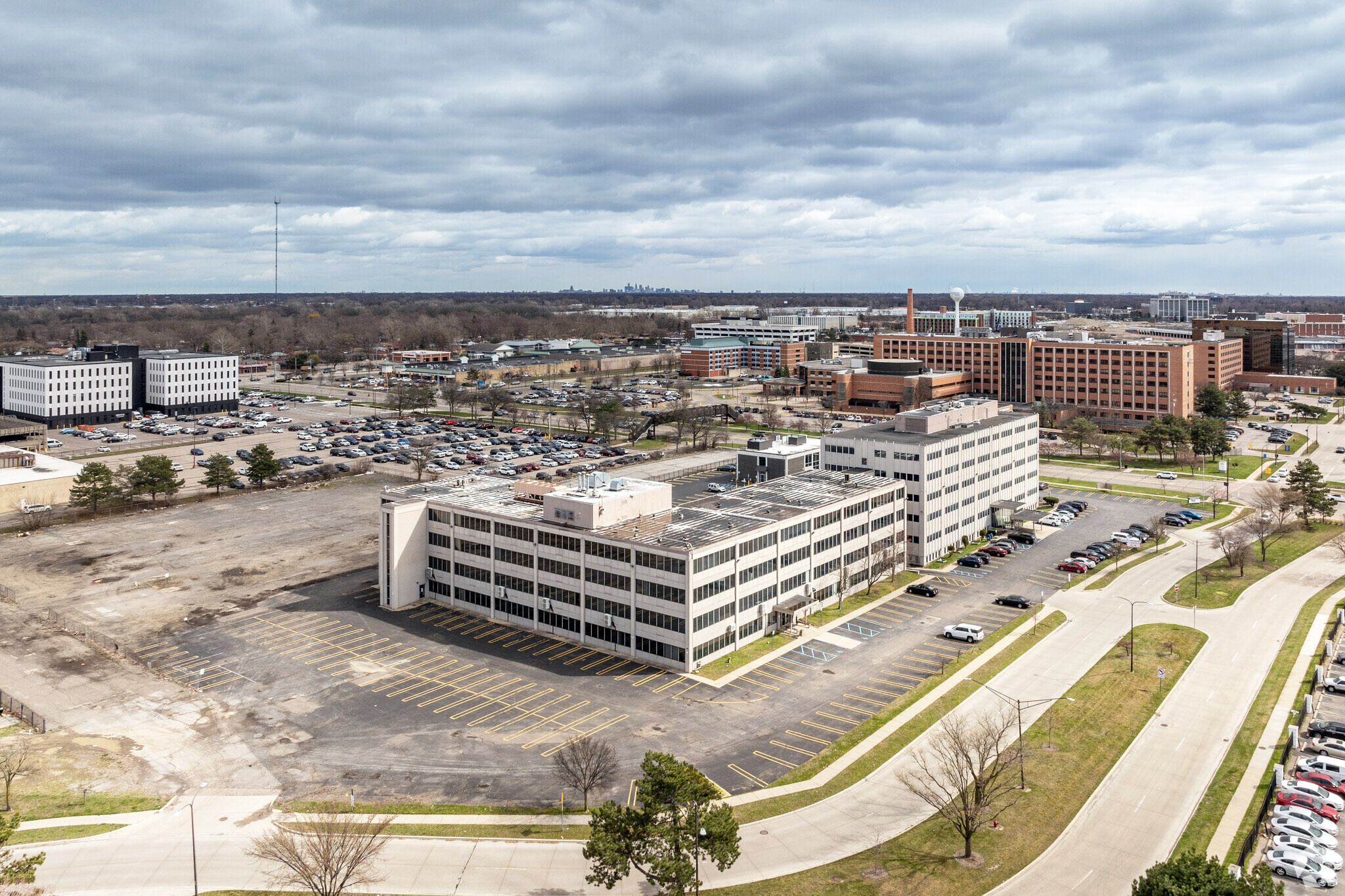 23100 Providence Dr, Southfield, MI en venta Foto del edificio- Imagen 1 de 6