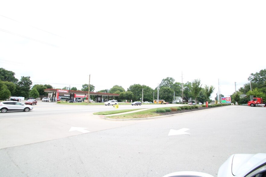 9108-9118 Preston Hwy, Louisville, KY en venta - Foto del edificio - Imagen 2 de 8