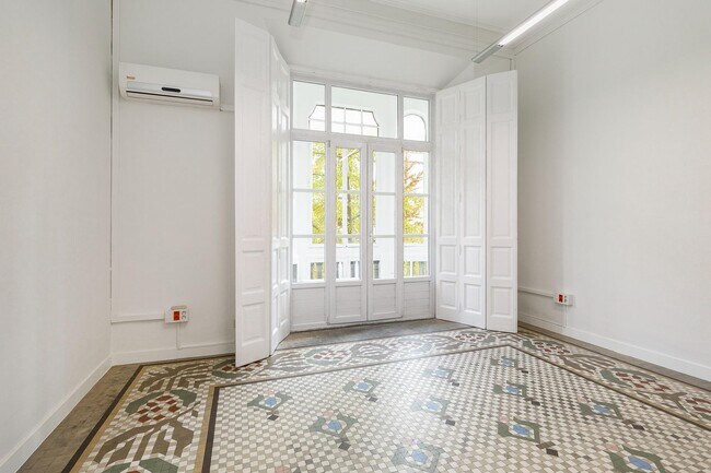 Más detalles de Calle Gran Vía de Colón, 29, Granada - Oficina en venta