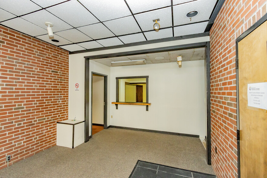 201 N Jefferson St, Kittanning, PA en venta - Foto del interior - Imagen 2 de 26