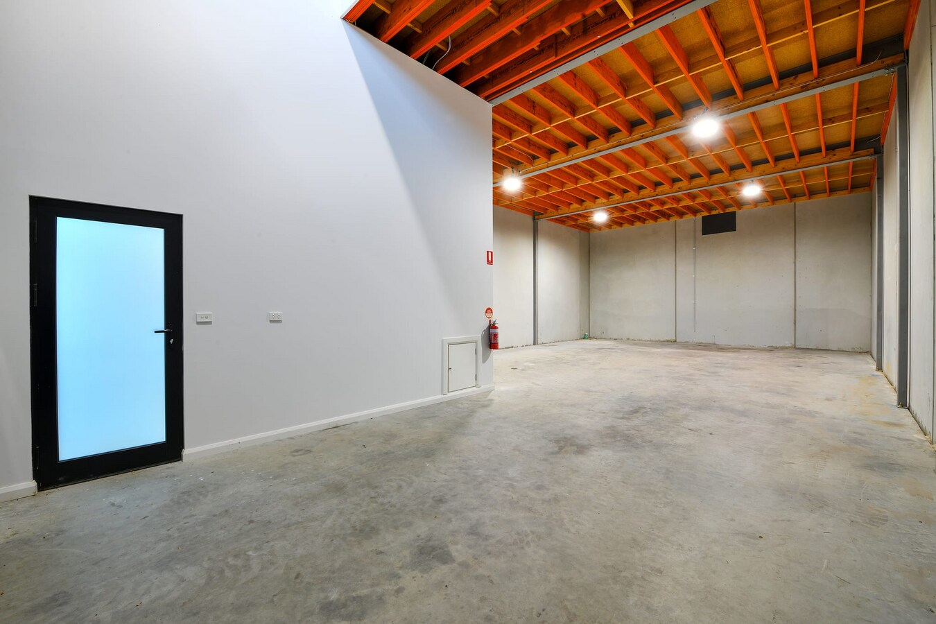 21 Hinkler Rd, Mordialloc, VIC 3195 - Unidad 1 - - Foto del interior - Image 1 of 4