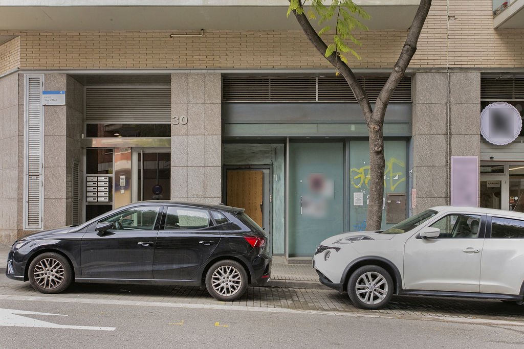 Edificio residencial en Sant Boi de Llobregat, Barcelona en venta Foto del edificio- Imagen 1 de 4