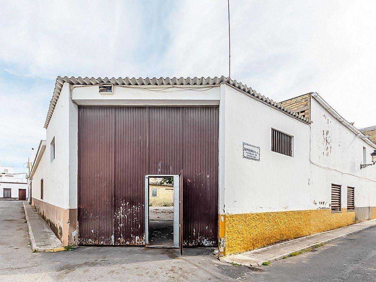 Local en Puerto Serrano, Cádiz en venta Foto del edificio- Imagen 1 de 14