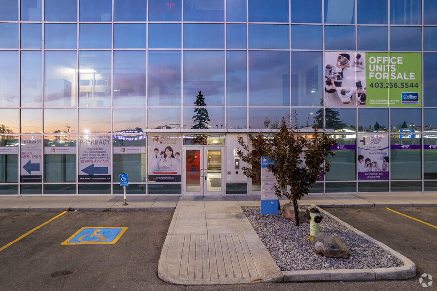 3223 5 Av NE, Calgary, AB en alquiler - Foto del edificio - Imagen 3 de 24