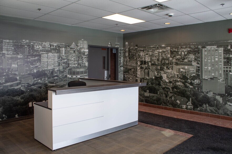 3695 Aut des Laurentides (A-15) Desste E, Laval, QC en alquiler - Foto del edificio - Imagen 2 de 9