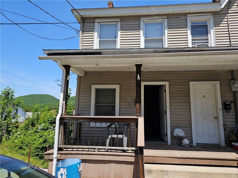 208 W High St, Nesquehoning, PA en venta - Foto principal - Imagen 1 de 9