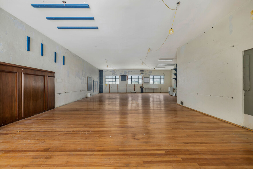 1708 Logan St, Cincinnati, OH en alquiler - Foto del interior - Imagen 1 de 7