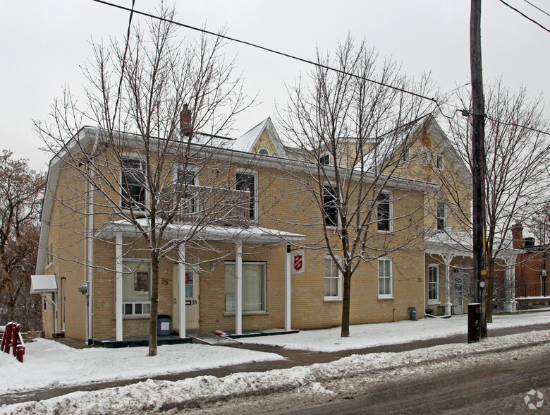 35 N Toronto St, Uxbridge, ON en venta - Foto del edificio - Imagen 3 de 3