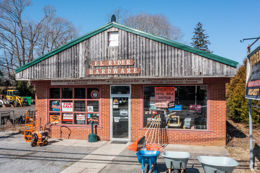 494 Montauk Hwy, East Quogue, NY en venta - Foto del edificio - Imagen 3 de 23