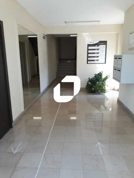 6 Avenue Charles De Gaulle, Le Chesnay-Rocquencourt en alquiler - Vestíbulo - Imagen 2 de 28