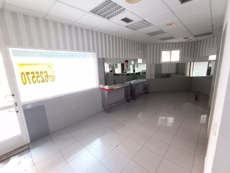 Local en Cáceres en venta - Foto del edificio - Imagen 1 de 12