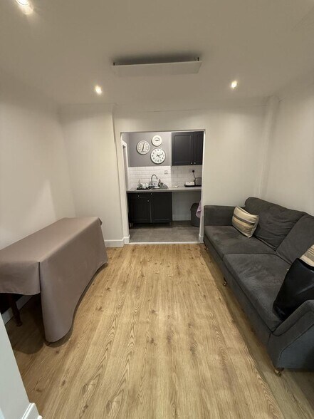 25-27 Station Rd, Thornton en venta - Foto del interior - Imagen 3 de 6