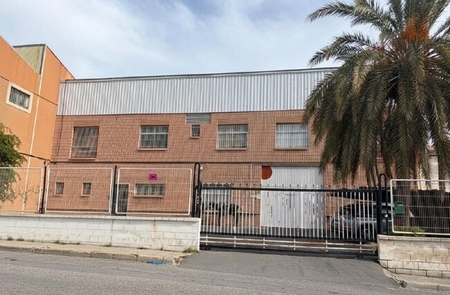 Más detalles de Nave en alquiler