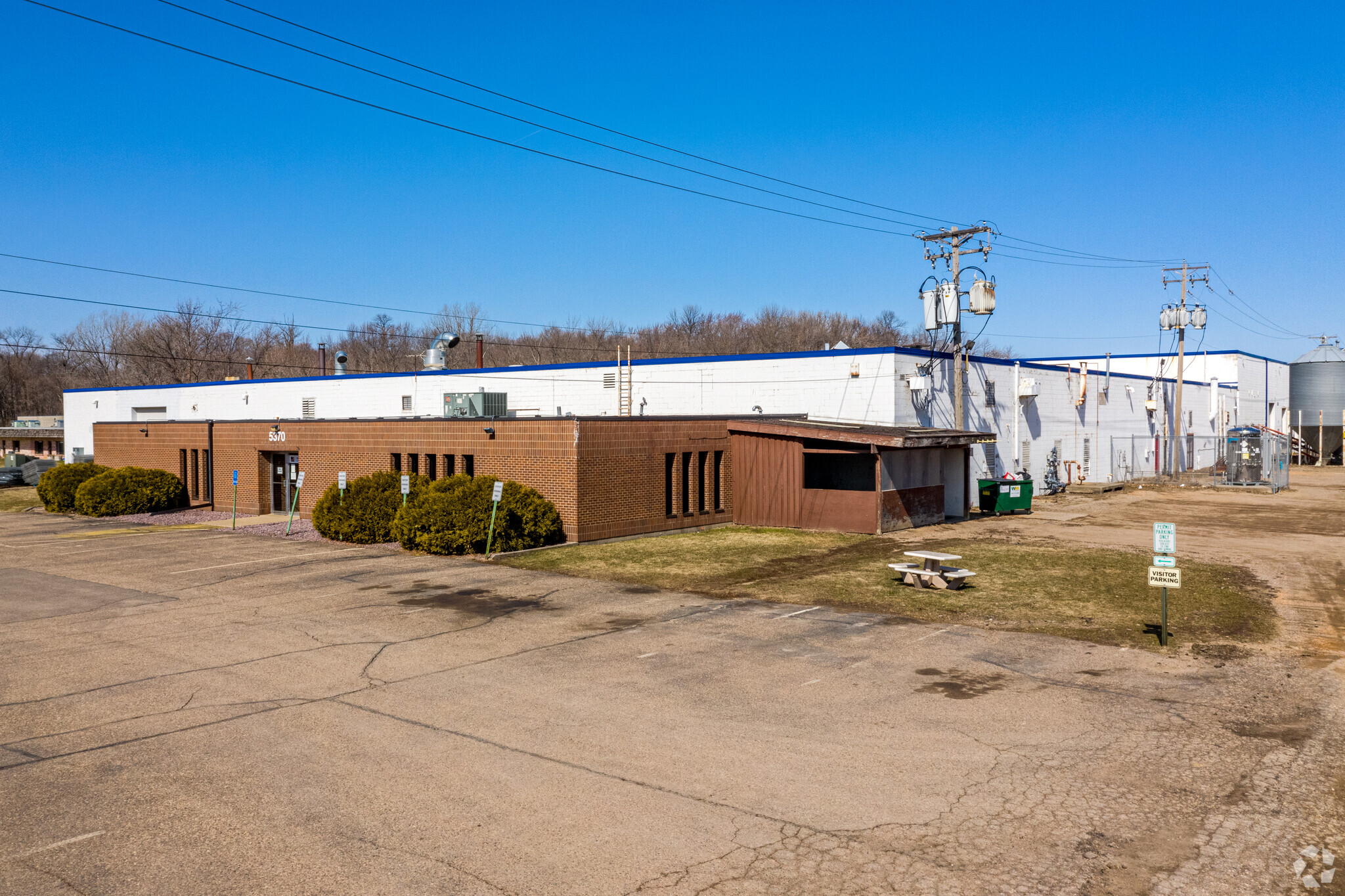 5370 Highway 12, Maple Plain, MN en alquiler Foto del edificio- Imagen 1 de 8