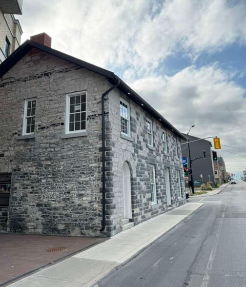 652 Princess St, Kingston, ON en venta - Foto del edificio - Imagen 2 de 4