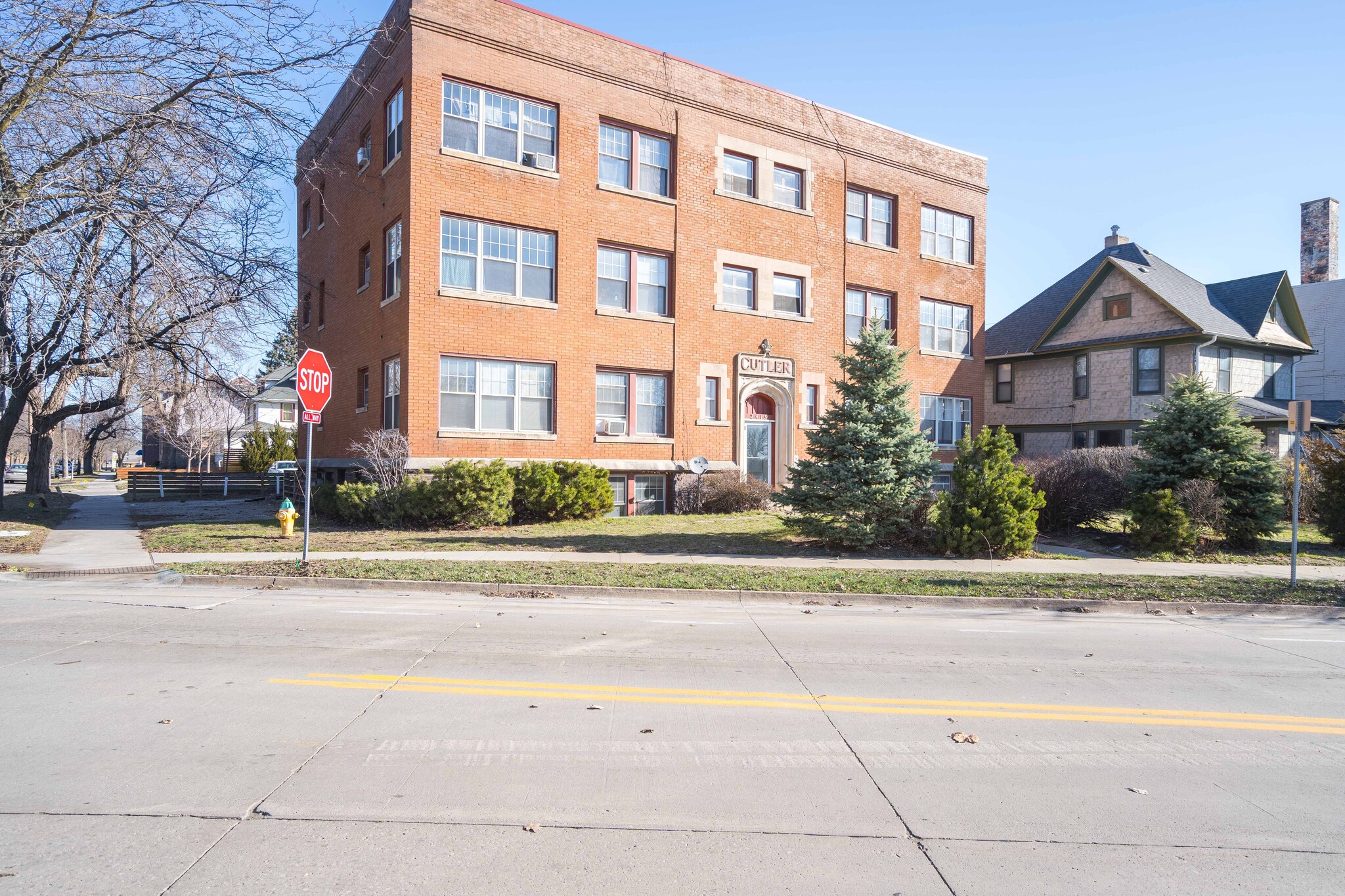 2419 Cottage Grove Ave, Des Moines, IA en venta Foto del edificio- Imagen 1 de 27