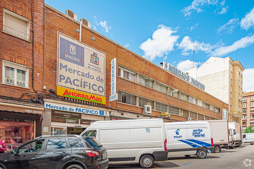 Calle de Valderribas, 30, Madrid, Madrid en alquiler - Foto del edificio - Imagen 1 de 2