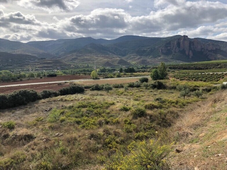 Terreno en Nalda en venta - Foto del edificio - Imagen 2 de 12