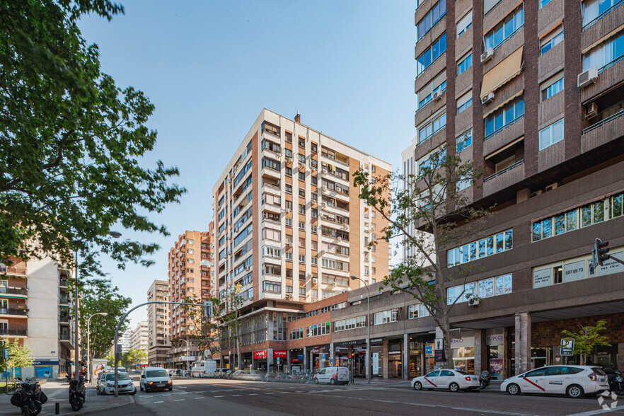 Calle Orense, 16, Madrid, Madrid en alquiler - Foto del edificio - Imagen 2 de 3