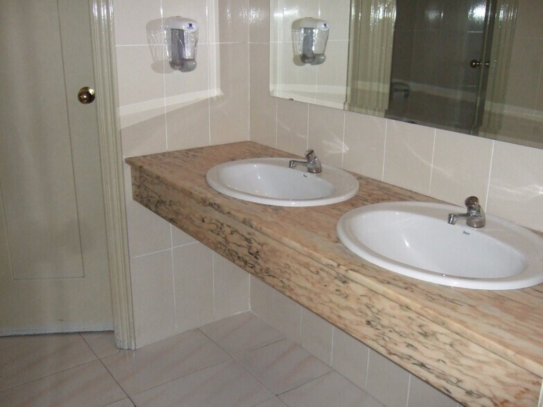 Local en Almussafes en venta - Foto del edificio - Imagen 2 de 4