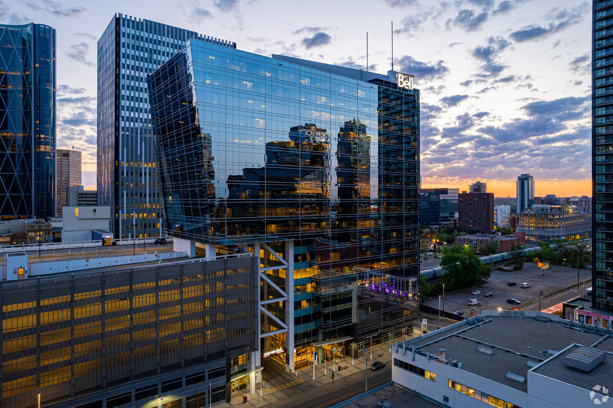 140 10th Ave SE, Calgary, AB en alquiler Foto del edificio- Imagen 1 de 19