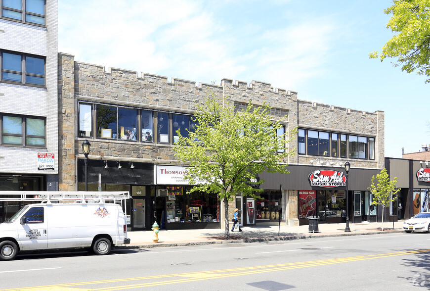 180-186 Mamaroneck Ave, White Plains, NY en alquiler - Foto del edificio - Imagen 3 de 8