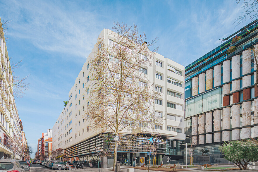 Calle De Juan Bravo, 3, Madrid, Madrid en alquiler - Foto del edificio - Imagen 2 de 2