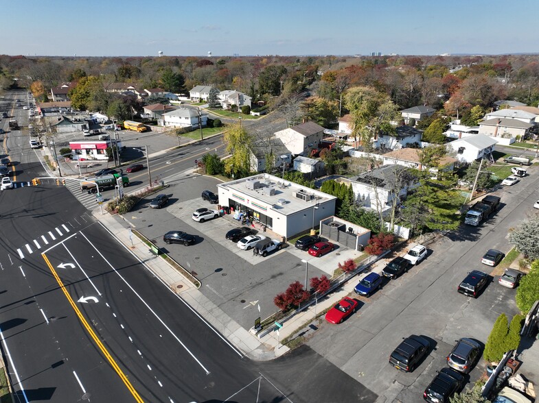 2259 Jerusalem Ave, North Bellmore, NY en venta - Foto del edificio - Imagen 2 de 2