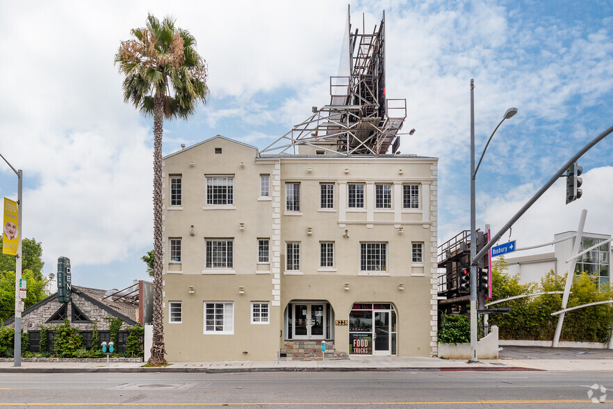 8228 W Sunset Blvd, Los Angeles, CA en alquiler - Foto del edificio - Imagen 2 de 25