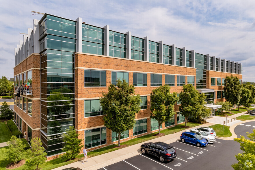 45600 Woodland Rd, Sterling, VA en alquiler - Foto del edificio - Imagen 2 de 13