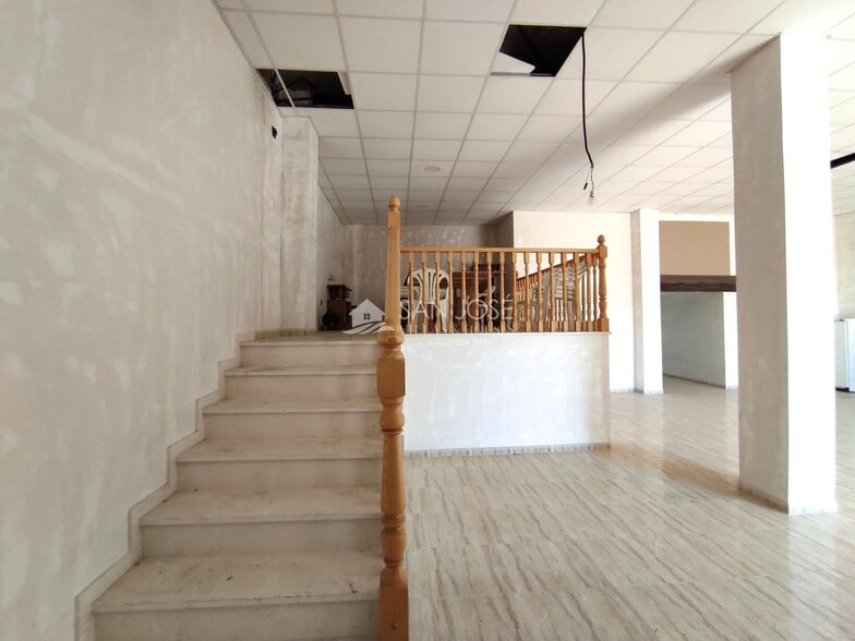 Local en Aspe en venta - Foto del edificio - Imagen 3 de 16