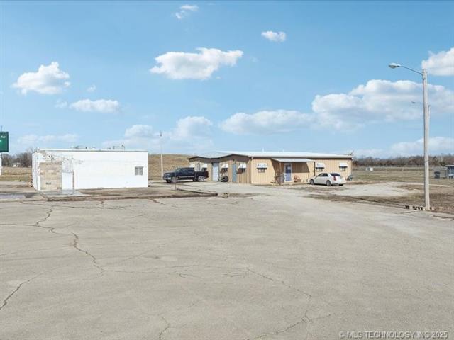 536 N Ash St, Nowata, OK en venta Foto principal- Imagen 1 de 19