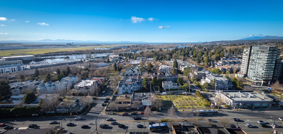 8675-8679 Granville St, Vancouver, BC en venta - Foto del edificio - Imagen 2 de 26