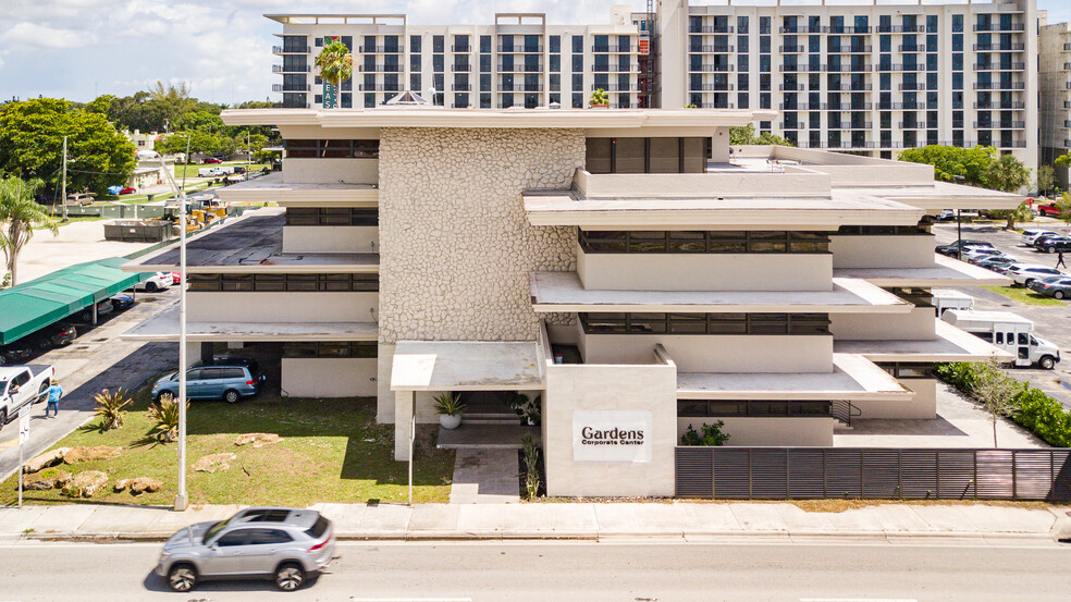 1125 NE 125th St, North Miami, FL en alquiler - Foto del edificio - Imagen 1 de 12