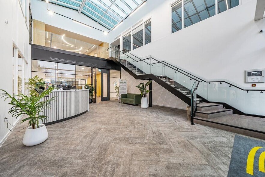 Oxford Rd, Uxbridge en alquiler - Foto del edificio - Imagen 3 de 14