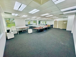 13A Narabang Way, BELROSE en alquiler Foto del interior- Imagen 2 de 5