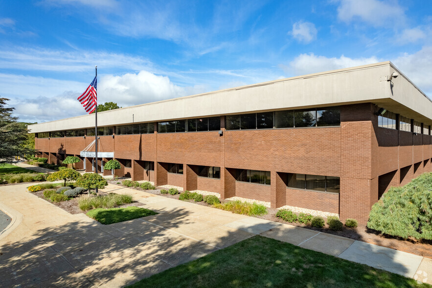 1600 Division Rd, West Warwick, RI en alquiler - Foto del edificio - Imagen 1 de 13