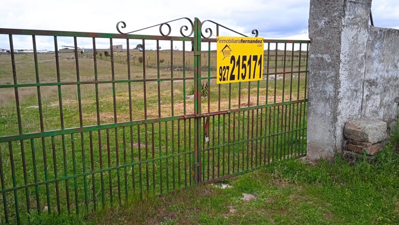 Terreno en Arroyo de la Luz, Cáceres en venta Foto principal- Imagen 1 de 3