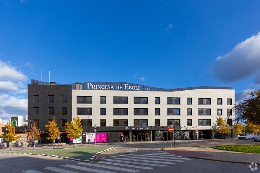 Calle del Poeta José Hierro, 1, Pinto, Madrid en alquiler - Foto del edificio - Imagen 2 de 5