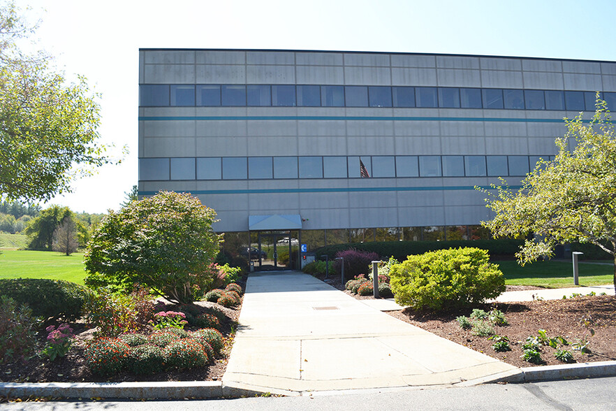 2 College Park Dr, Hooksett, NH en alquiler - Foto del edificio - Imagen 2 de 10