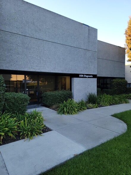 2195 Faraday Ave, Carlsbad, CA en alquiler - Foto del edificio - Imagen 1 de 1