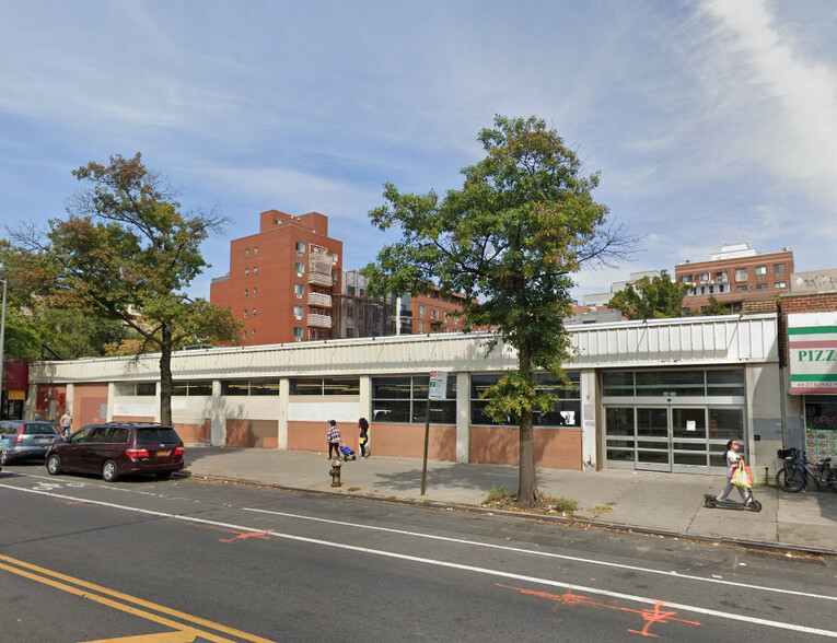 4415 Kissena Blvd, Flushing, NY en alquiler - Foto del edificio - Imagen 2 de 8