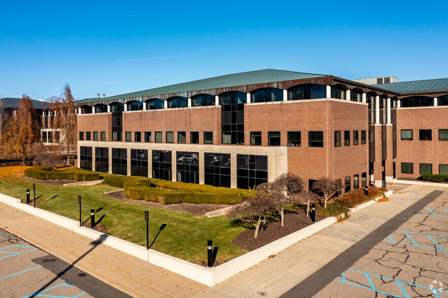 39533 Woodward Ave, Bloomfield Hills, MI en alquiler - Foto del edificio - Imagen 3 de 8