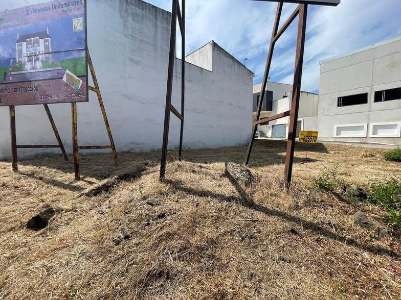 Terreno en Arroyo de la Luz, Cáceres en venta - Foto de la construcción - Imagen 3 de 3