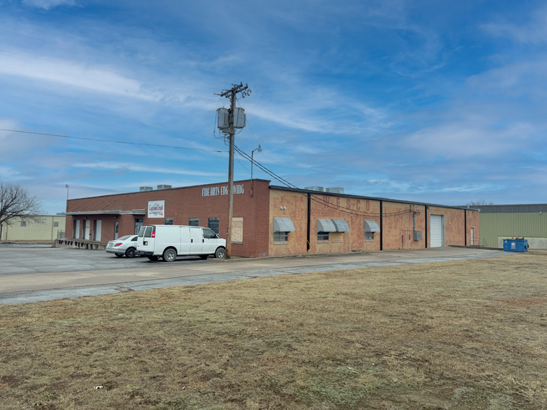 6716 E 12th St, Tulsa, OK en alquiler - Foto del edificio - Imagen 3 de 10